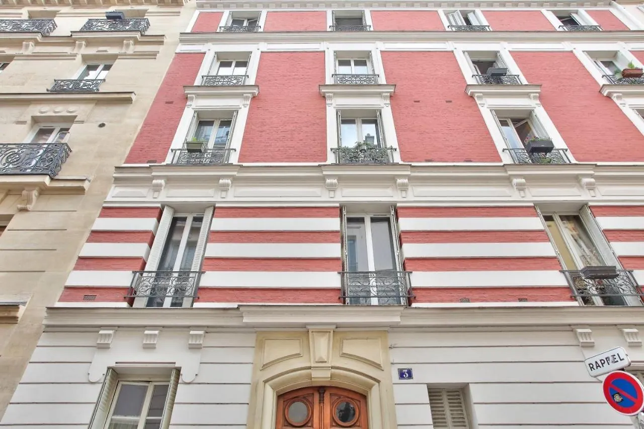 Old Apartment For 3 People In Place D'Italie Paris