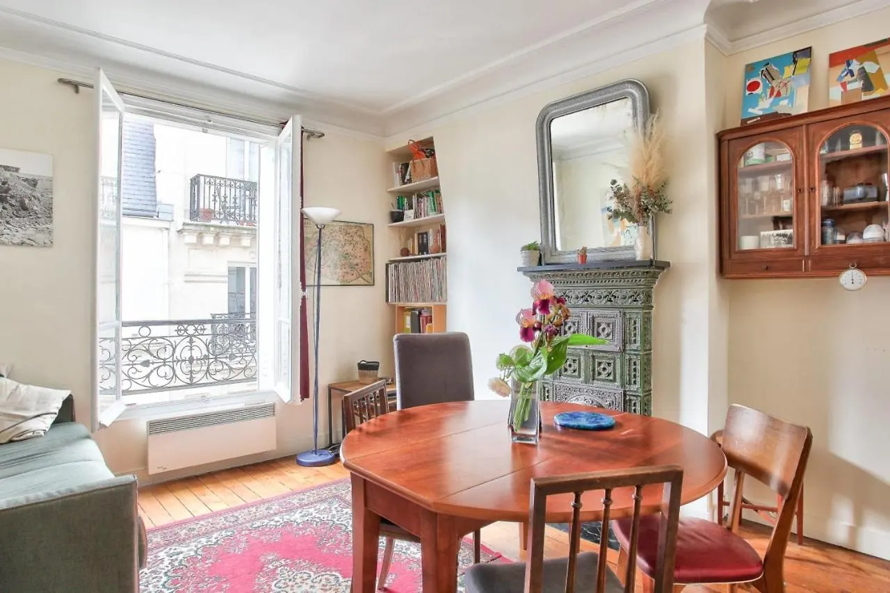 Old Apartment For 3 People In Place D'Italie 파리