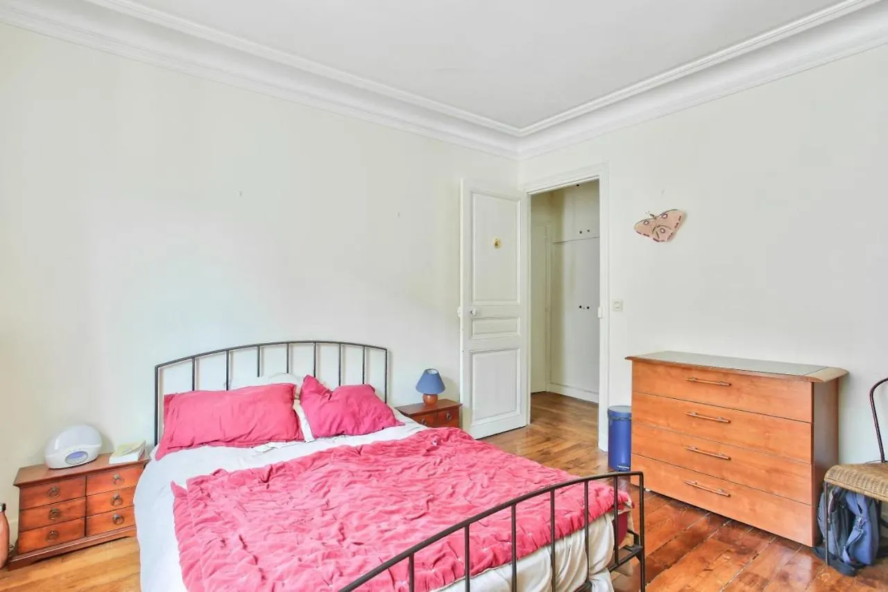 Old Apartment For 3 People In Place D'Italie 파리 프랑스
