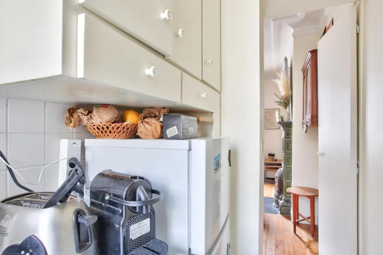 Old Apartment For 3 People In Place D'Italie 파리