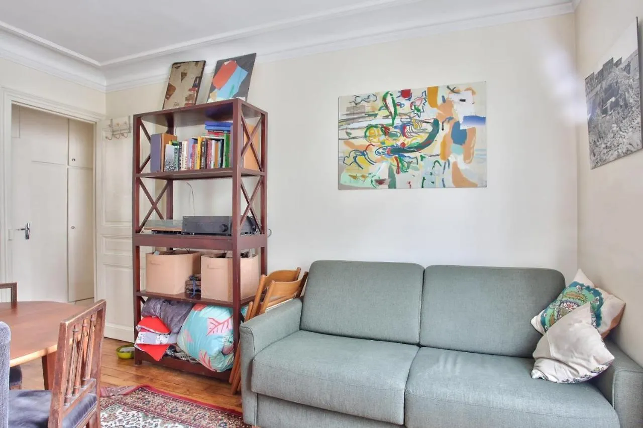 Old Apartment For 3 People In Place D'Italie 파리