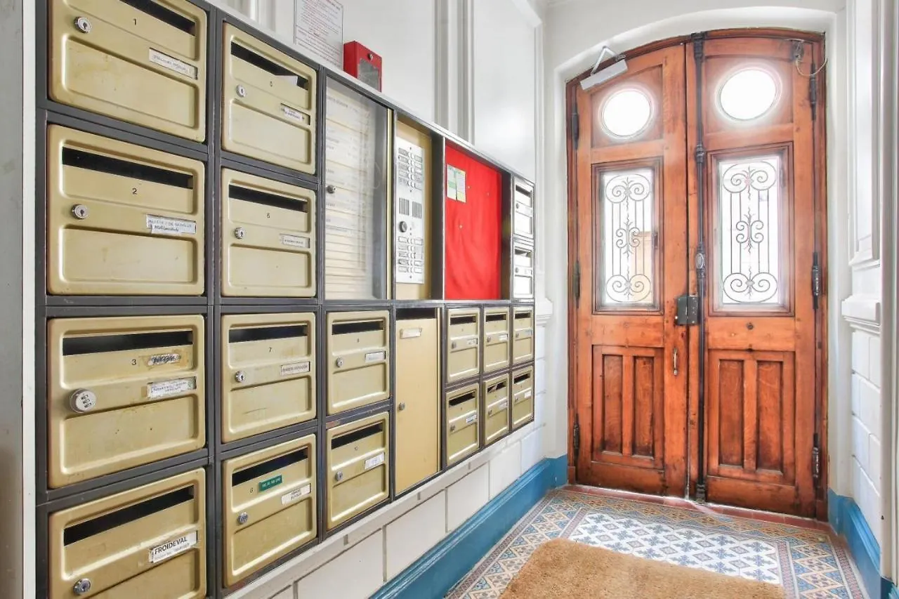 Old Apartment For 3 People In Place D'Italie 파리